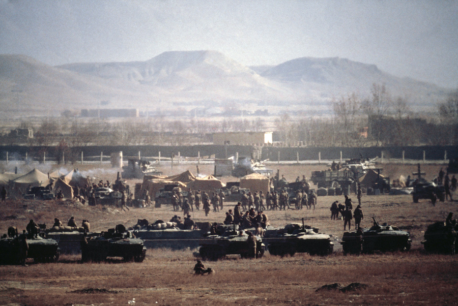 1979年12月29日，喀布尔的苏军营地。