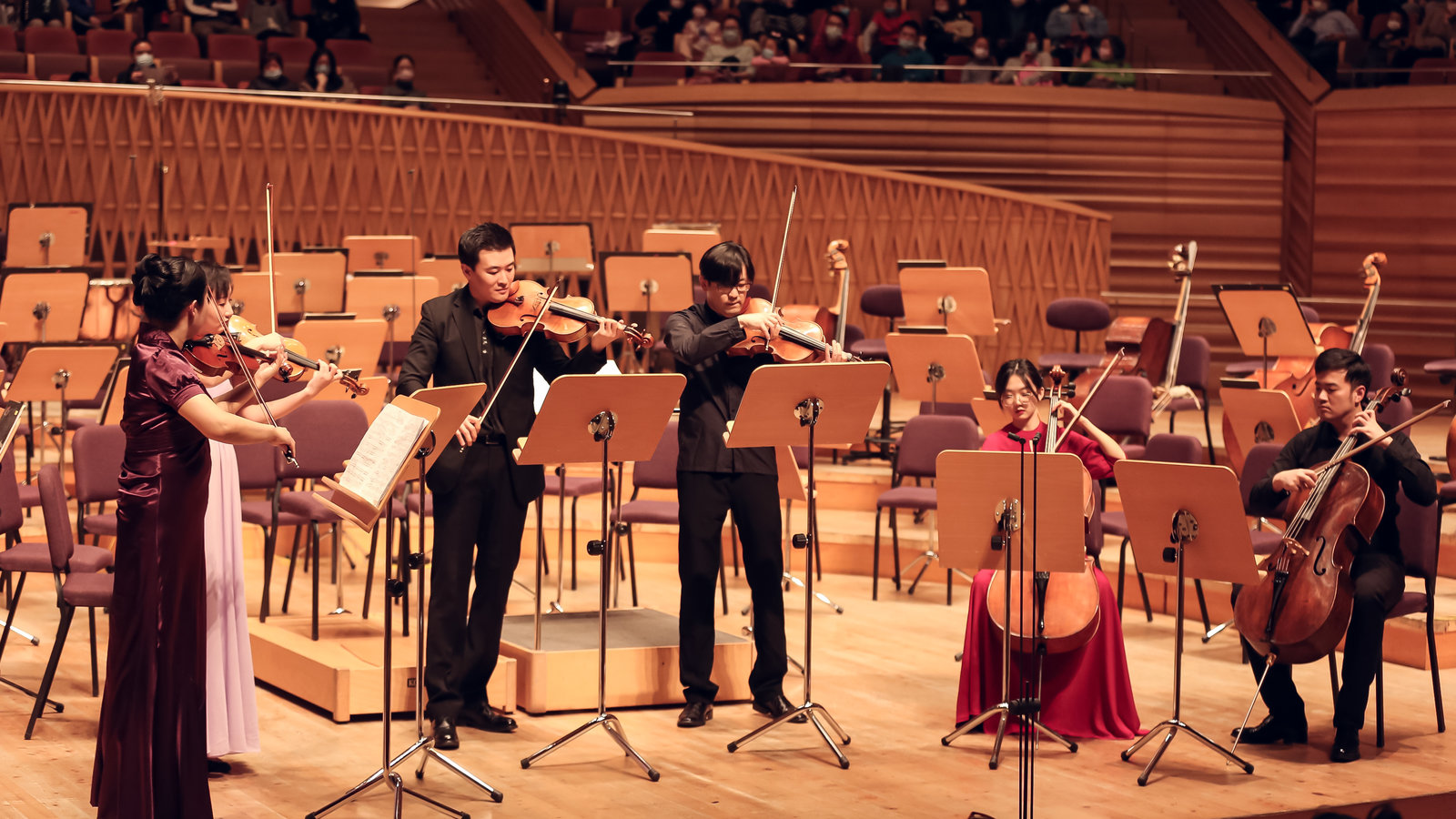 上海歌剧院交响乐团为20位"音乐小天使"协奏,最小只有9岁