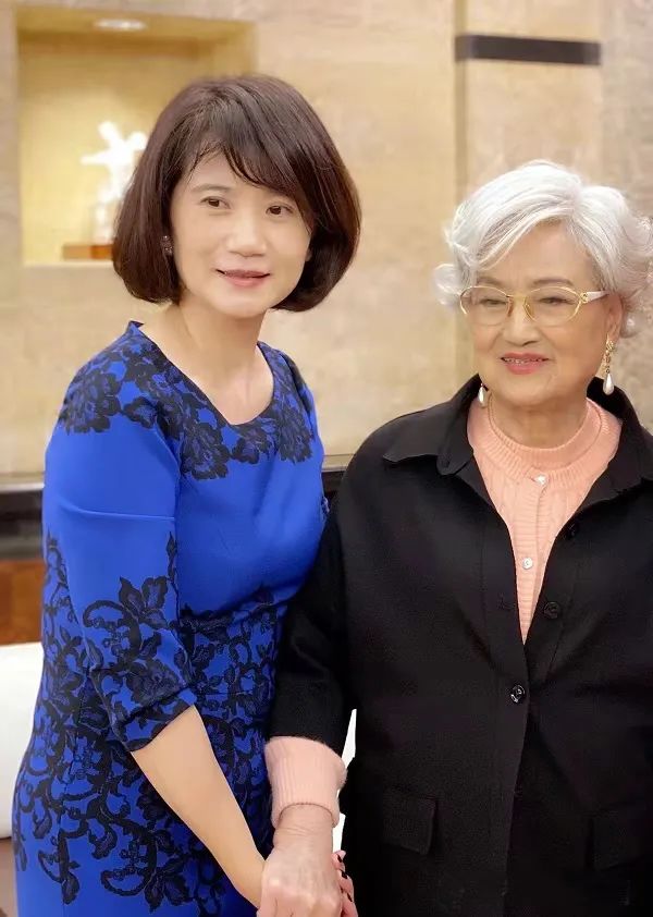 2019年,王文娟荣获第七届上海文学艺术奖终身成就奖