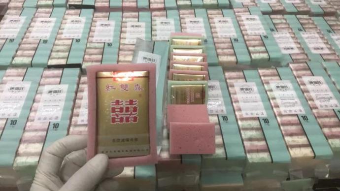看似百潔布實(shí)則是香煙！浦東機(jī)場(chǎng)海關(guān)查獲42000支卷煙