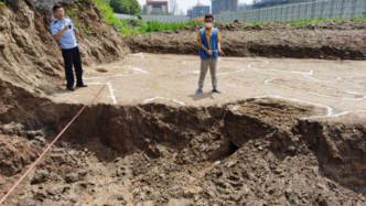 疯狂的挖掘机司机：建筑工地上盗掘宋代古墓葬