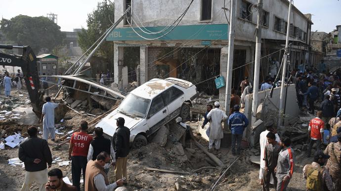 早安·世界｜巴基斯坦卡拉奇一家銀行發生爆炸已10死12傷