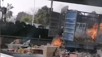 南京一货车车厢着火，货物被烧损失70万元