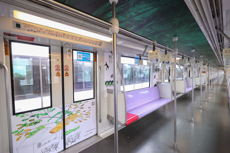 上海地铁10号线内饰图片