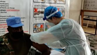 中国蓝盔为联合国人员接种新冠疫苗