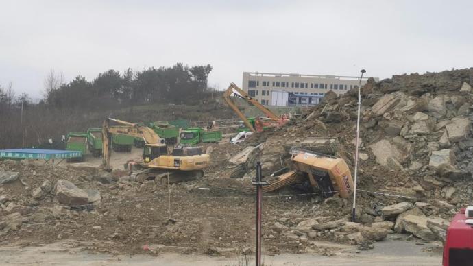 贵州毕节在建工地山体滑坡：已致10人遇难4人失联