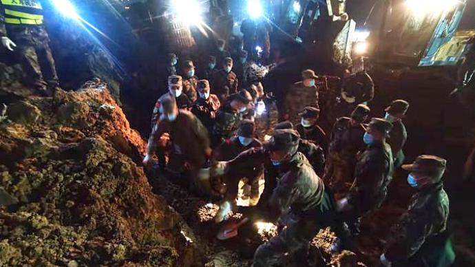 直击｜贵州毕节工地山体滑坡共造成14人遇难，3人受伤