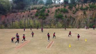 走出大凉山，这群彝族孩子在湖南踢进足球俱乐部