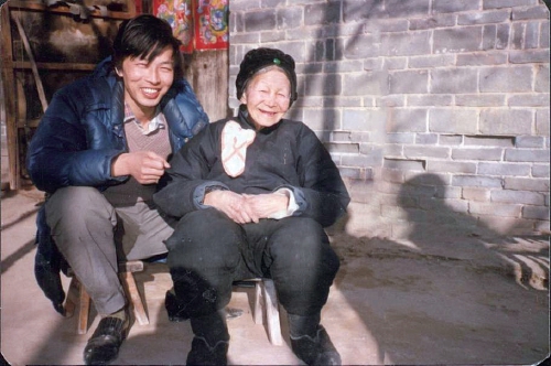 刘震云与外祖母。