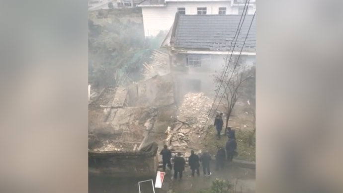 重慶武隆鳳山街道發生爆炸，現場有人員被埋