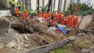视频｜重庆武隆区坍塌事故已救出9人，目击者：像地震一样