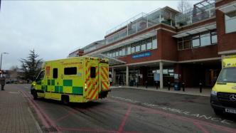 英国为应对新冠入院病例激增修建南丁格尔临时医院