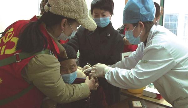 温州107岁老人主动接种新冠疫苗，“回家吃了三块红烧肉”