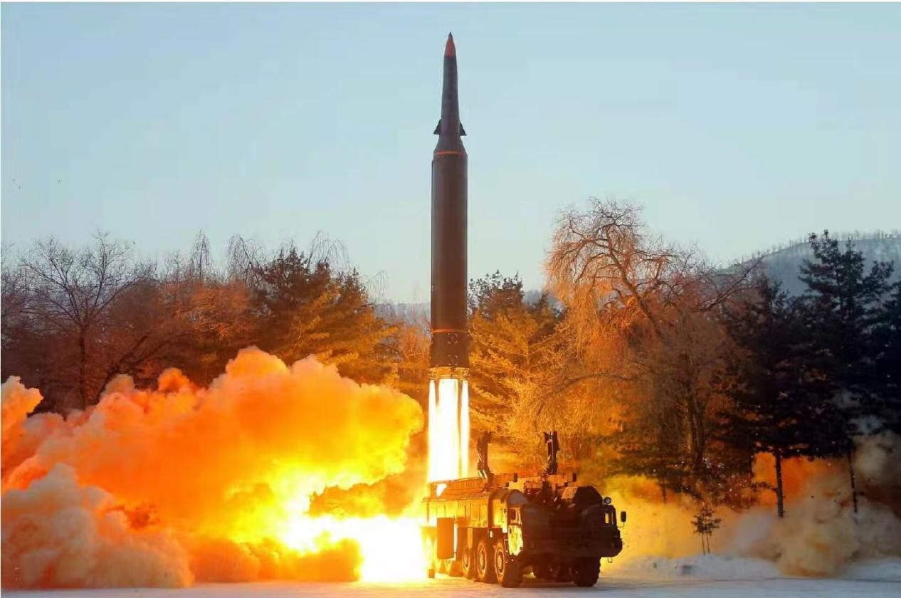 朝鲜新型高超声速导弹采用高机动轮式底盘，机动能力强。
