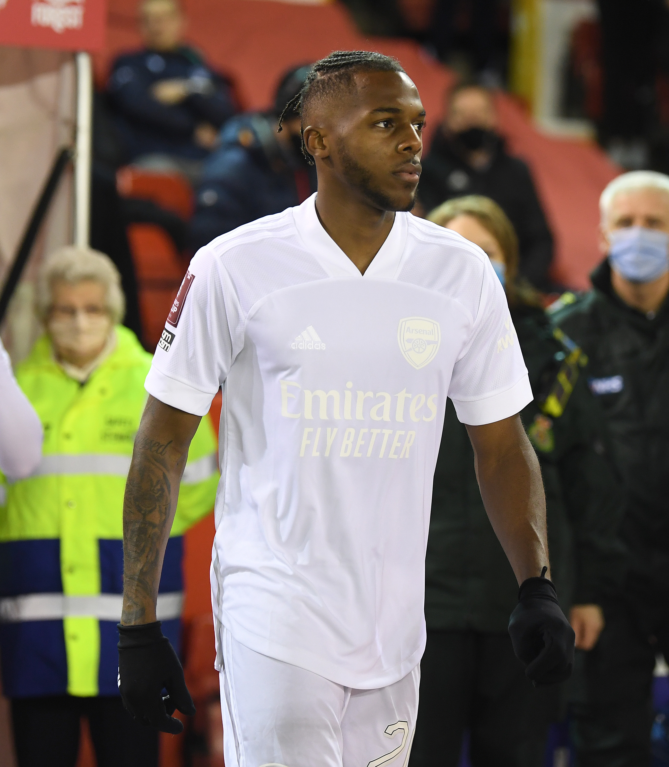 塔瓦雷斯表现不佳,35分钟就被主教练换下.