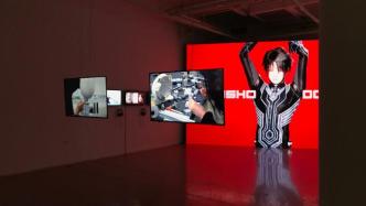 观展｜用艺术探讨虚拟和现实：皮肤之下，机器之间