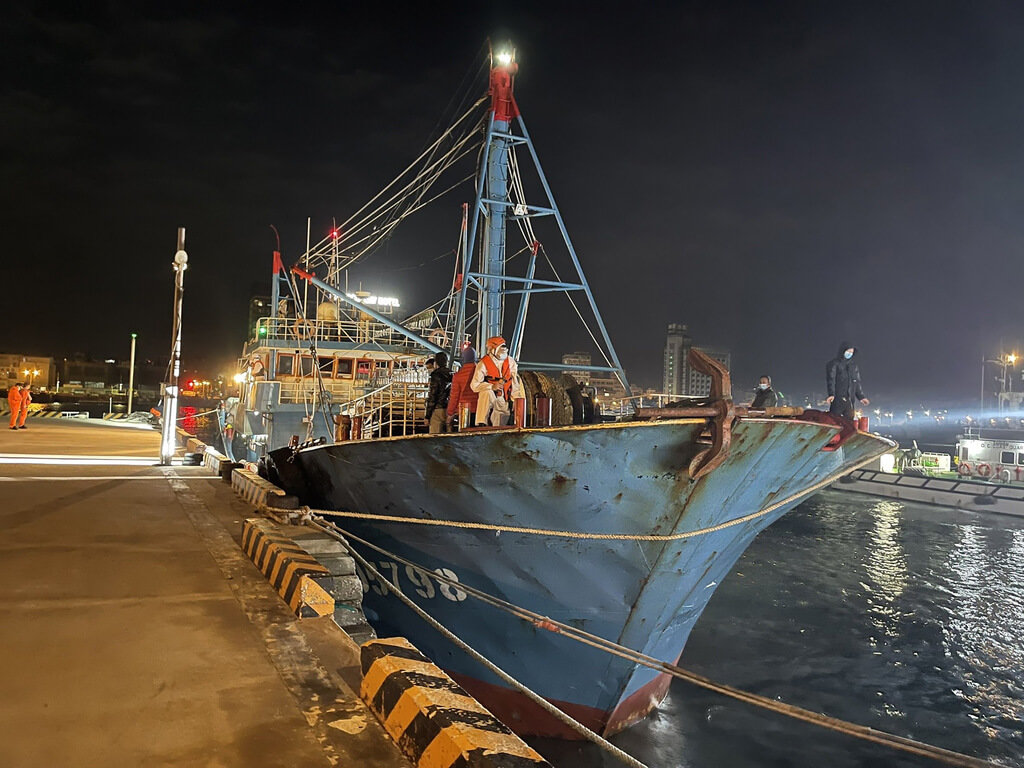 台当局又以“越界”为由扣押大陆渔船。（图源：台媒）