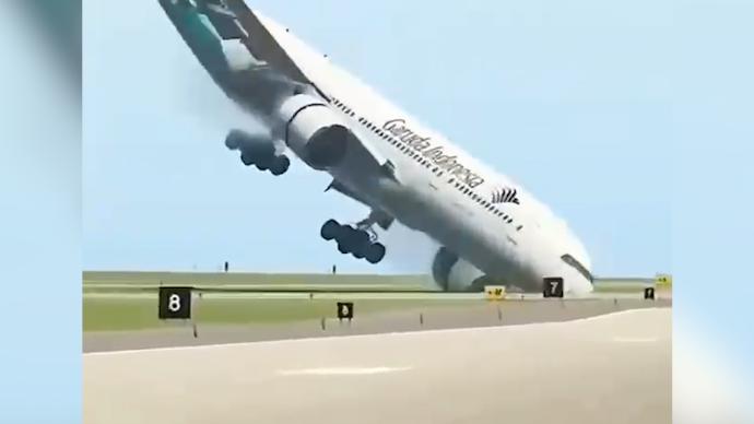 明查丨在空中左右搖擺，印尼一客機著陸時與地面反復撞擊？