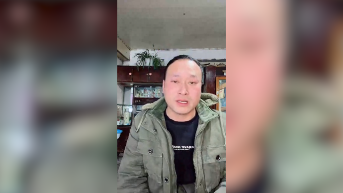 张同学直播首秀称自己没有飘，本就是普通农民