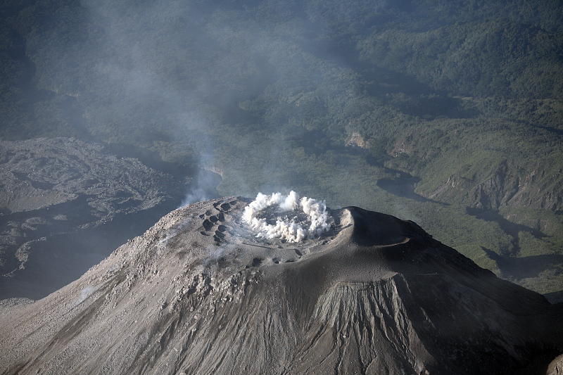 汤加火山口直径图片
