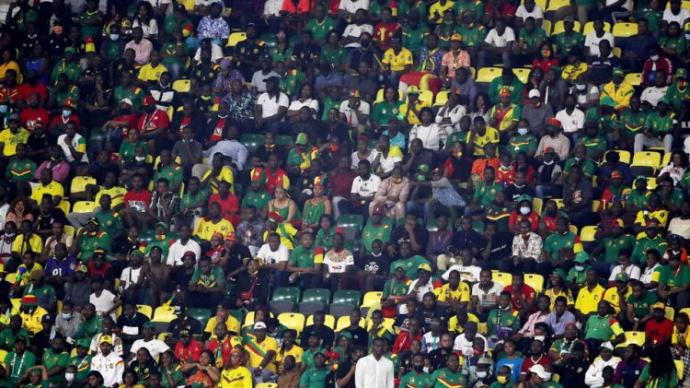 喀麦隆非洲杯体育场发生踩踏事件，已致6人死亡数十人受伤