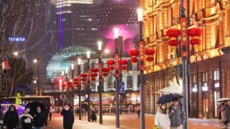 虎年春节将至，南京东路等上海重要路段大红灯笼高高挂