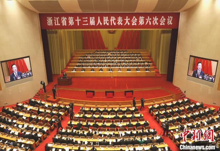 浙江省第十三届人民代表大会第六次会议召开。张斌 摄