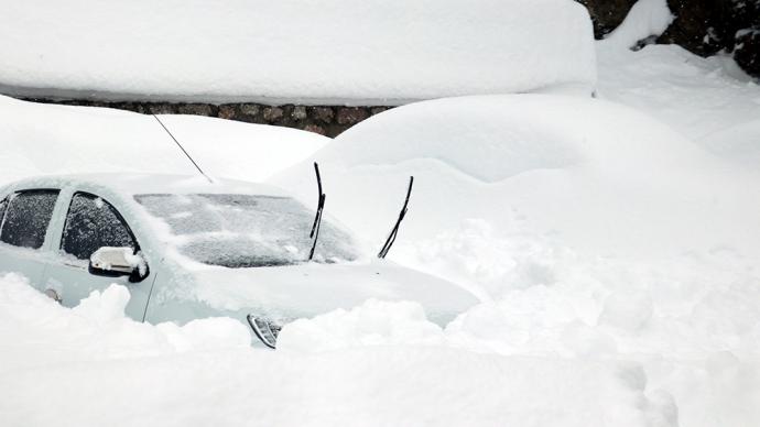 早安·世界｜土耳其暴雪持续侵袭，车辆被“淹”交通陷入混乱