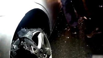 不想耽误回家时间，男子开着爆胎车跑了70公里