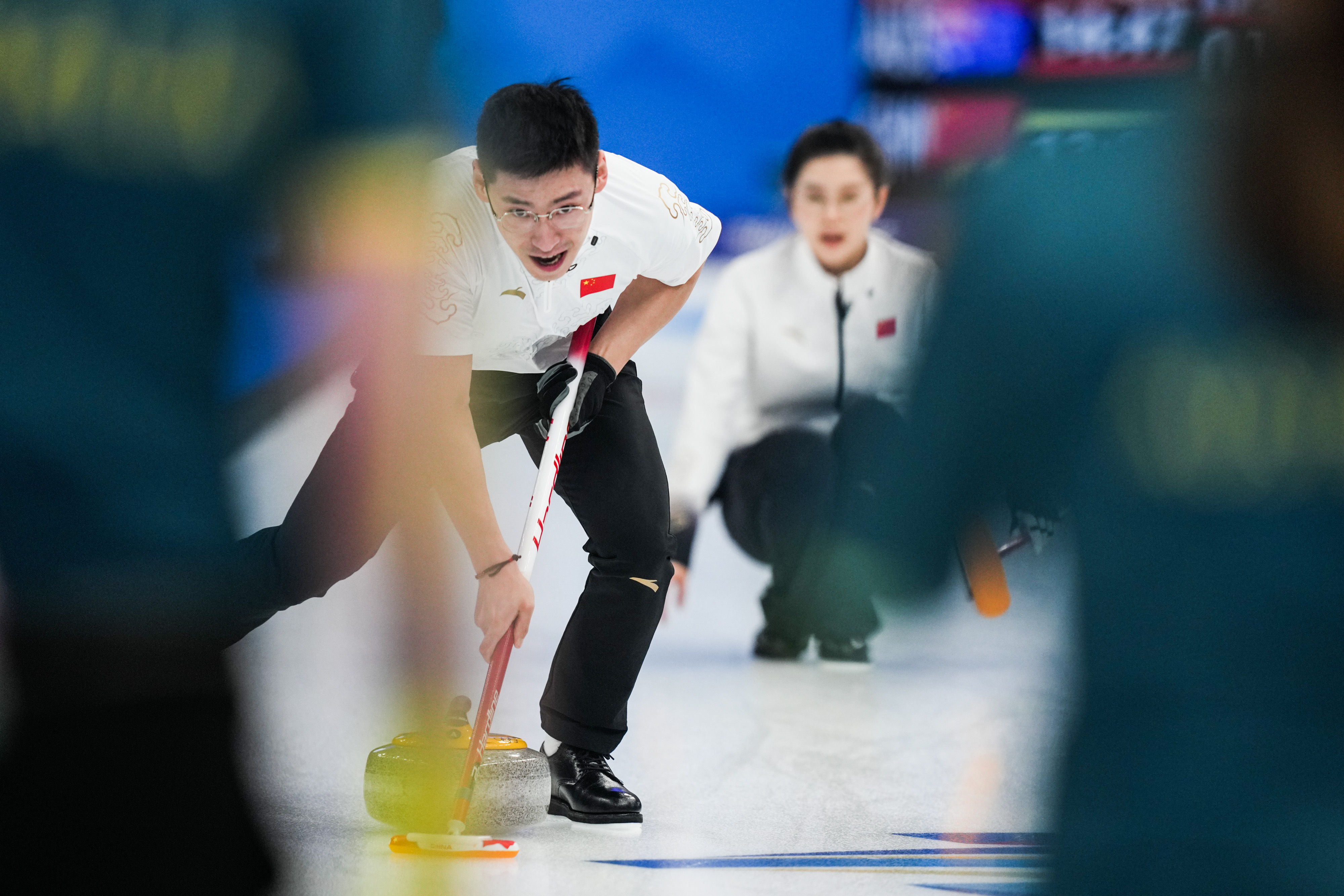 凌智范苏圆两连胜中国冰壶混双65击败澳大利亚队
