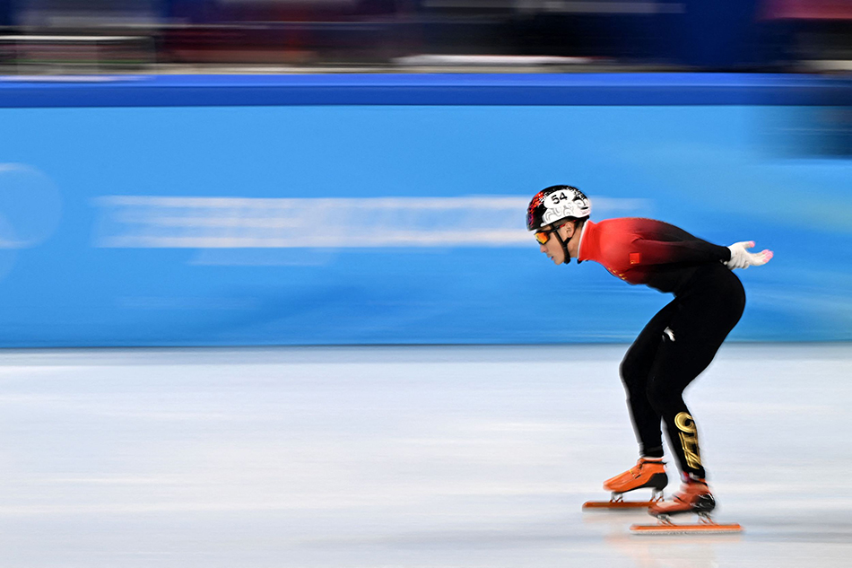 冬奥图片短道速滑男子1000米任子威夺金李文龙银牌