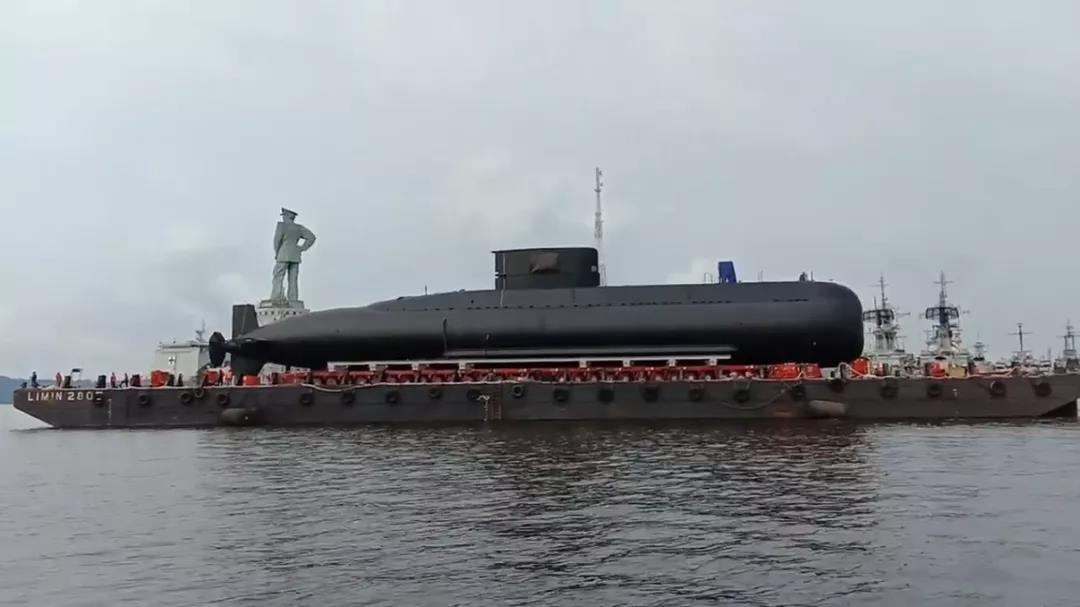 印尼首艘國產潛艇“阿魯果戎”號在去年3月入役。