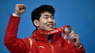 闫文港为什么赛后第一时间就能获颁奖牌？北京冬奥组委回应