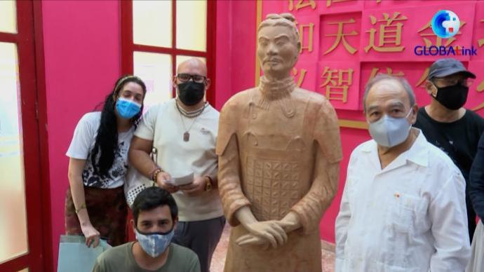 古巴华裔艺术家创作兵马俑雕塑亮相哈瓦那中国城