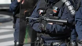 持刀男子在巴黎北站袭警被击毙，刀具写有“所有警察是混蛋”