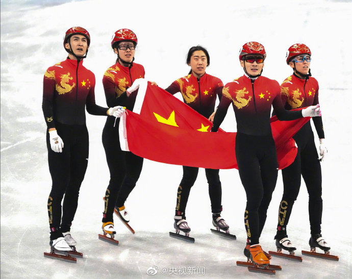 北京冬奥会中国队服装图片