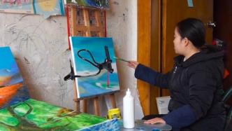 张家界山区“拐杖女孩”自学绘画5年，素描作品逼真堪比照片