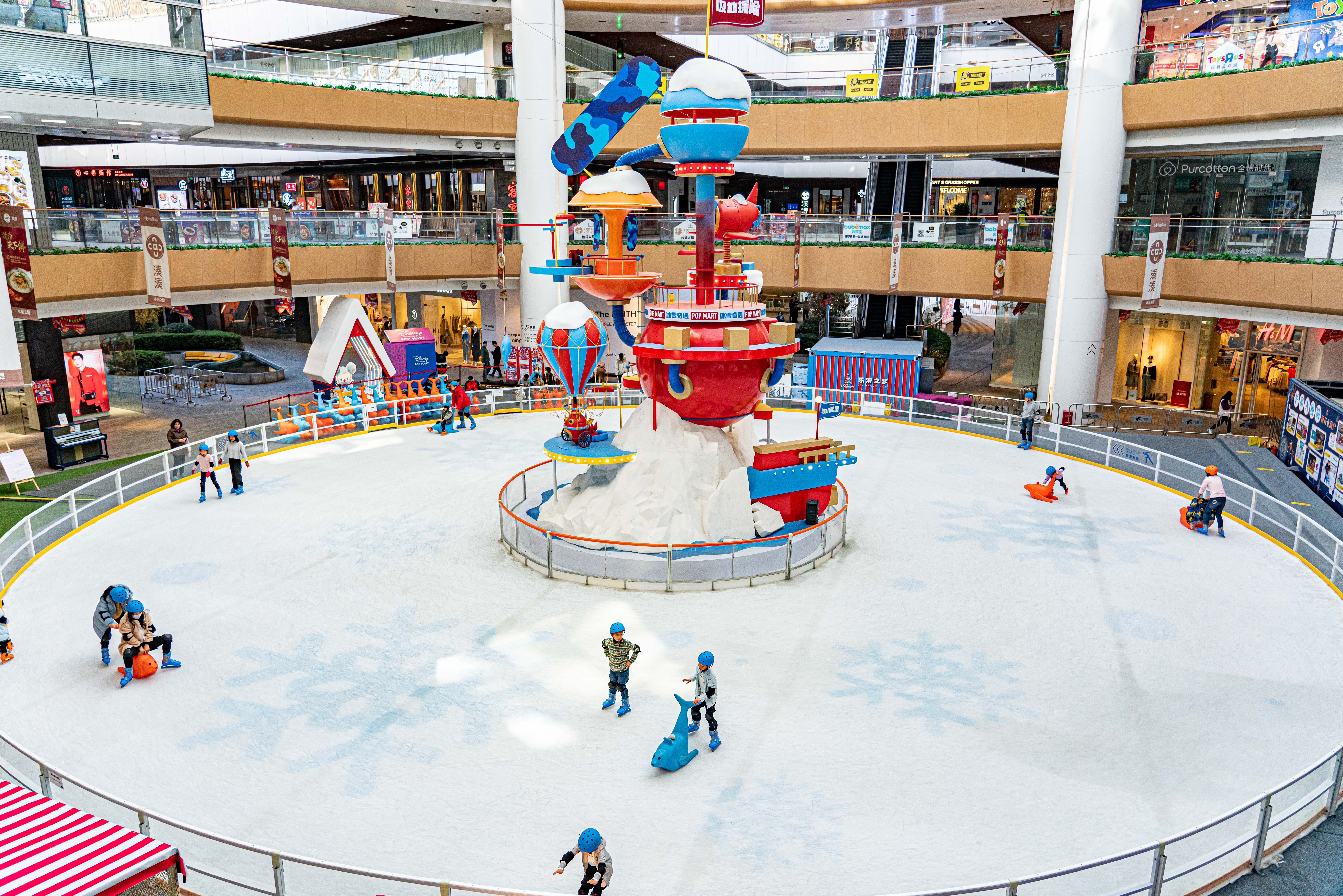 上海冰雪之翼未来去滑冰滑雪就像去健身房一样