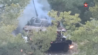 俄联邦安全局公布被击毁的越境乌军装甲车视频