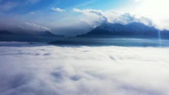 瞰见丨新疆玛纳斯山峦云海