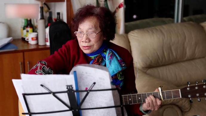 浙江奶奶組搖滾樂(lè)隊(duì)，成員均齡超70歲