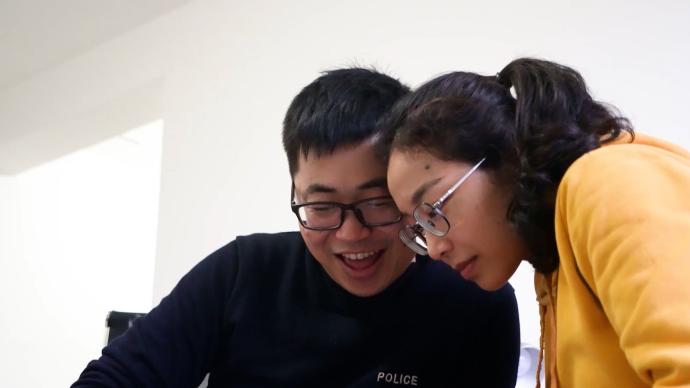 一對“90后”夫妻的平凡生活:婚禮推遲三次,卻互相支持
