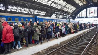 在乌华人分享逃命轨迹：从首都逃往利沃夫，爬上去波兰的火车