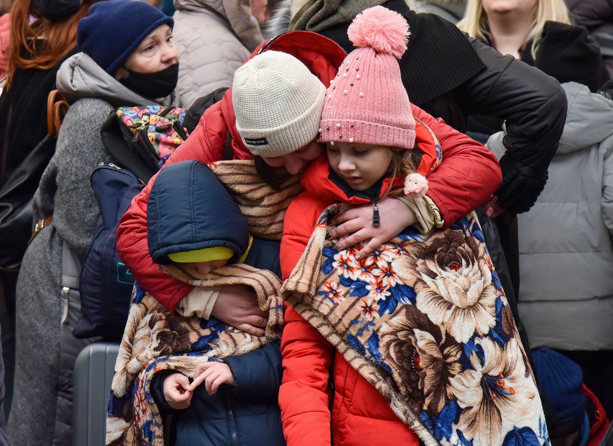 乌克兰儿童难民图片