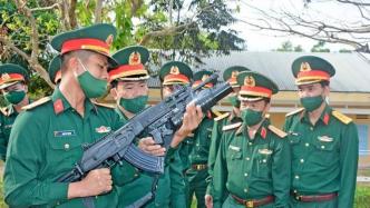 讲武谈兵｜告别AK-47，越南军队开始装备国产新式步枪