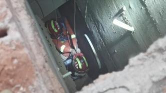 衢州一6岁男孩坠入小区通风井，消防下到井底救出