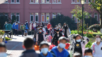 昆明呈贡区2名从省外抵返人员核酸初筛阳性，为同宿舍的学生