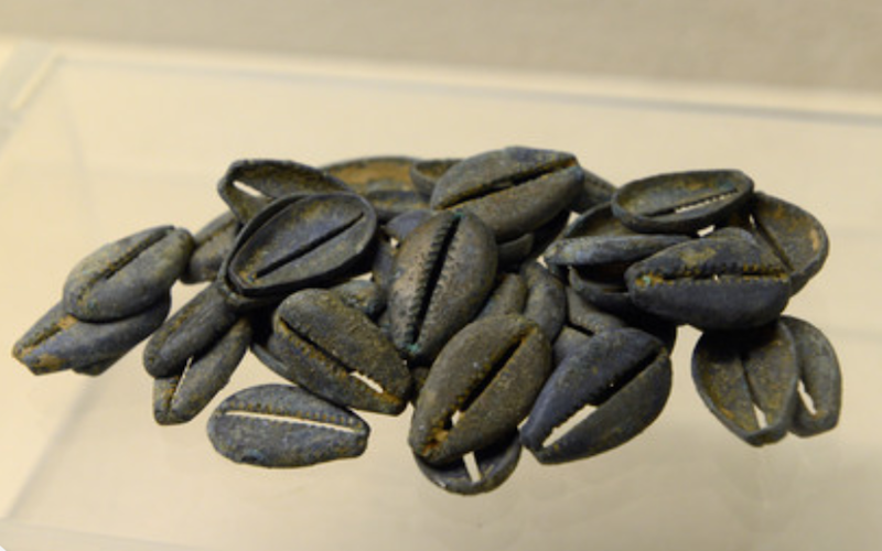 古代中国的铜制仿贝（山西博物馆藏，商代晚期）