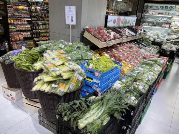 盒马线下店的蔬菜区 盒马供图