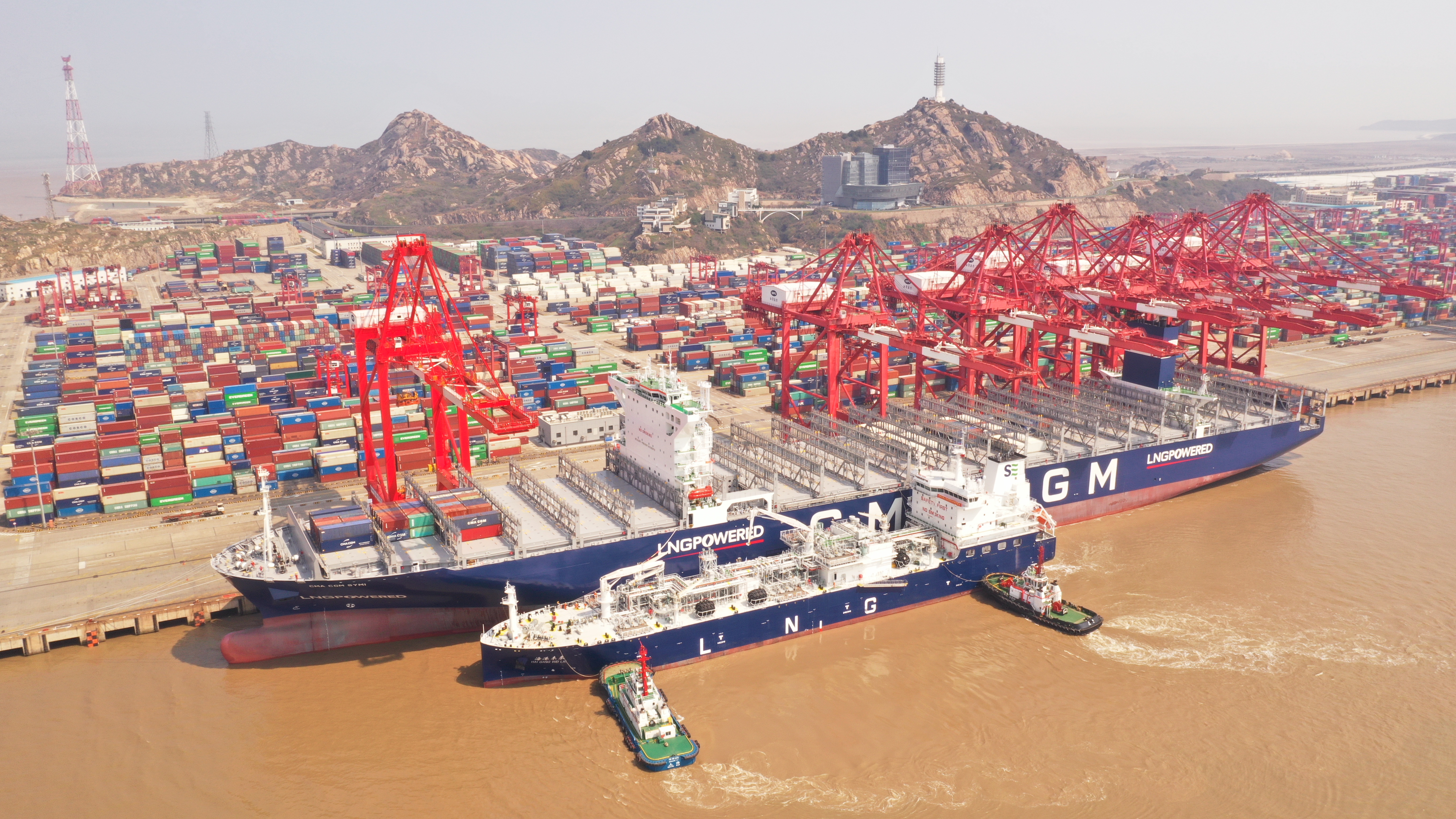 中国首单保税lng加注业务落地上海洋山港